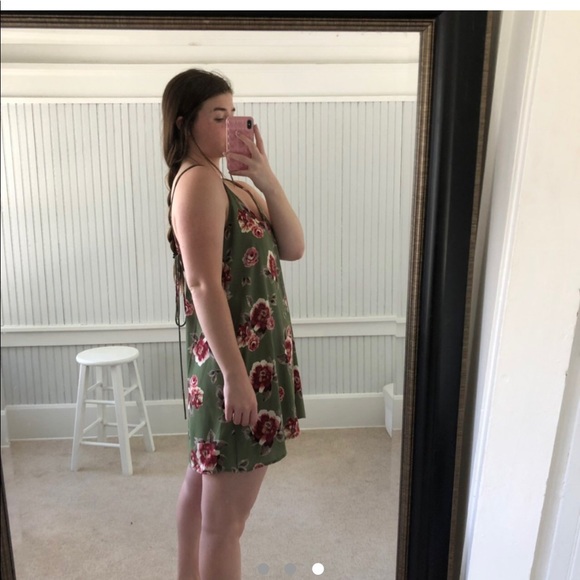 Lulu’s Floral Deep Back Dress - Picture 3 of 3